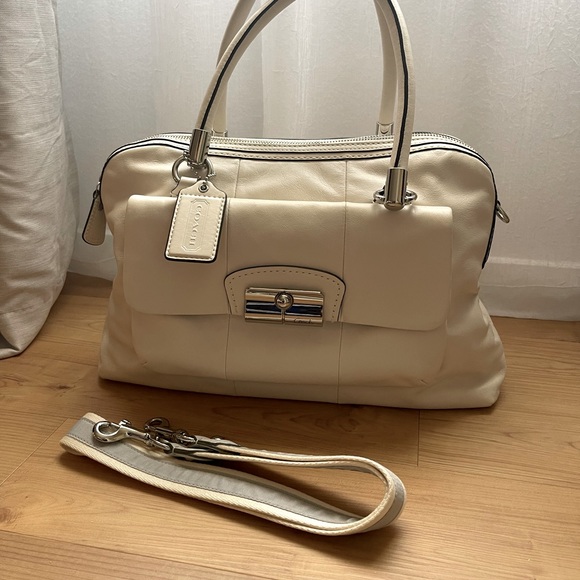 Coach Large Leather Kristin Shoulder Bag Purse L0969-14751 Pre-Owned - Picture 1 of 10